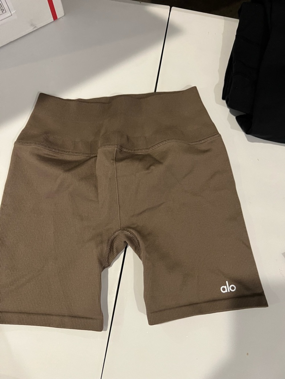 ALO Yoga 5" Seamless Ribbed Favorite Short, XS NWOT - Picture 5 of 7